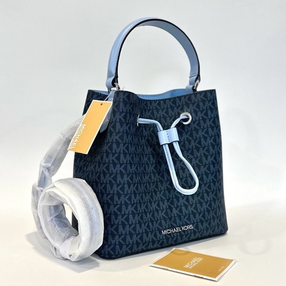 Michael Kors Suri Medium Bucket - Picture 2 of 10